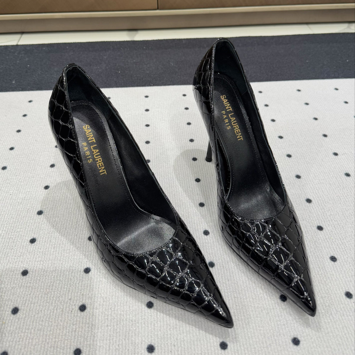 NORMA PUMPS IN BLACK CROCODILE PATTERN SHEEPSKIN