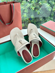 LP THONG SANDALS 25S IN CREAM BEIGE SUEDE