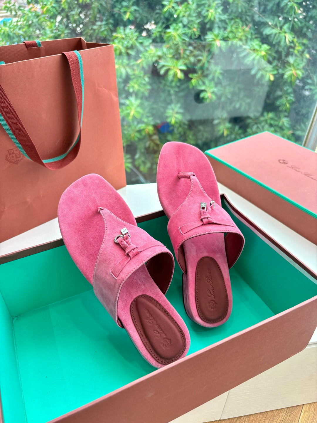 LP THONG SANDALS 25S IN PINK SUEDE