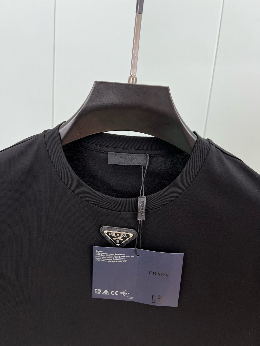 PRADA 26S SHORT SLEEVED T-SHIRT 718
