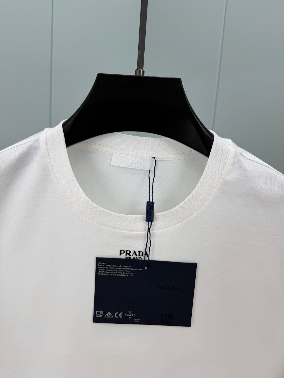 PRADA 26S SHORT SLEEVED T-SHIRT 719