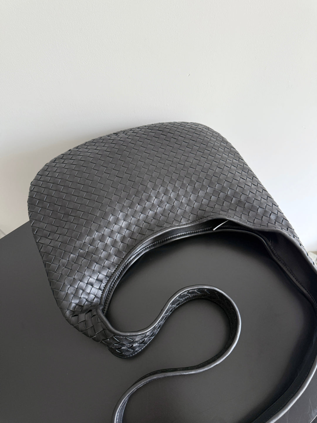 BOTTEGA VENETA 25S LARGE VENETO BAG 38 IN BLACK CALFSKIN SILVER HARDWARE
