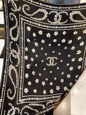 CHANEL 25S SCARF 135 CM IN CASHMERE SILK 943686