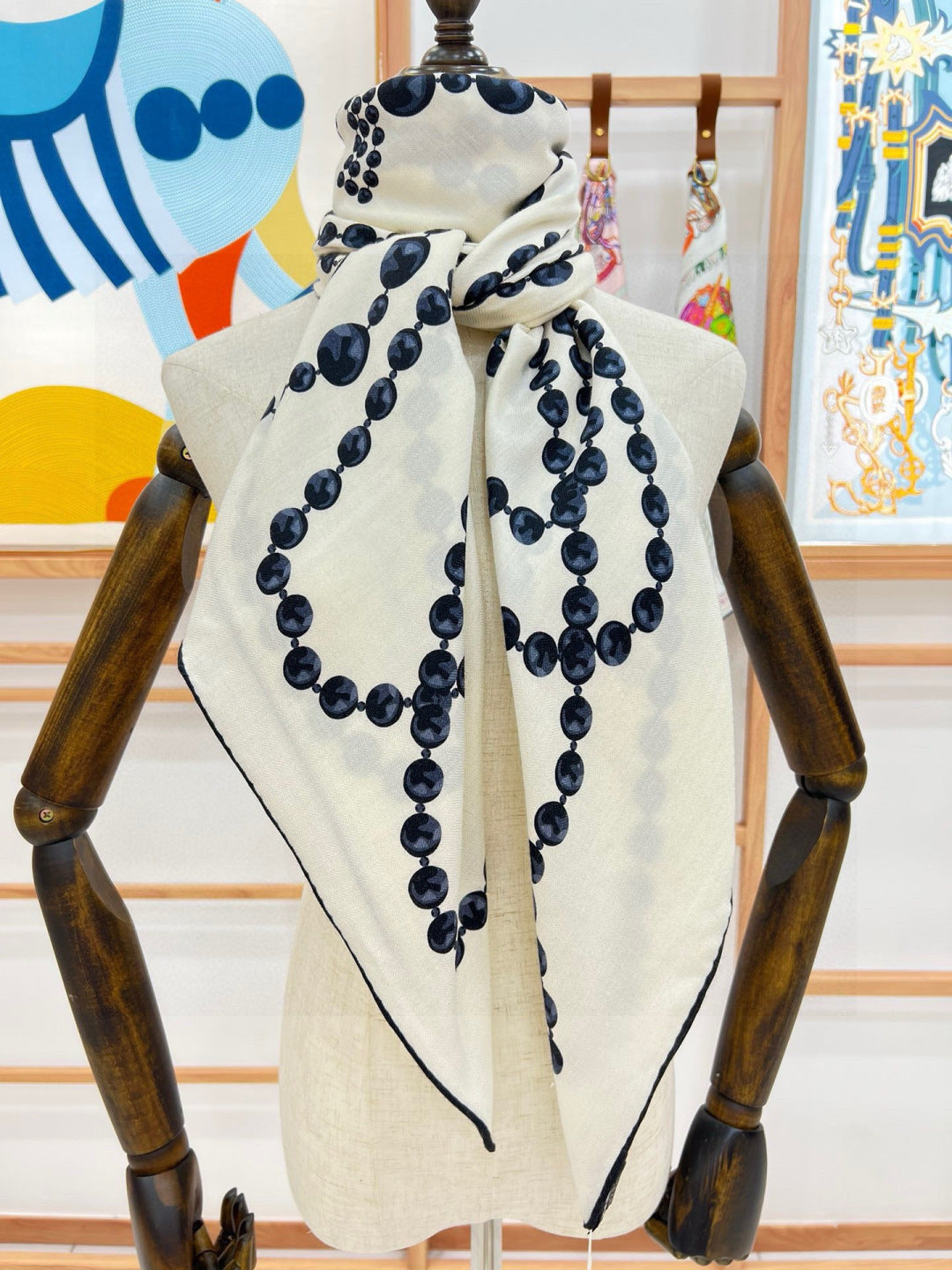 CHANEL 25S SCARF 140 IN CASHMERE 991650