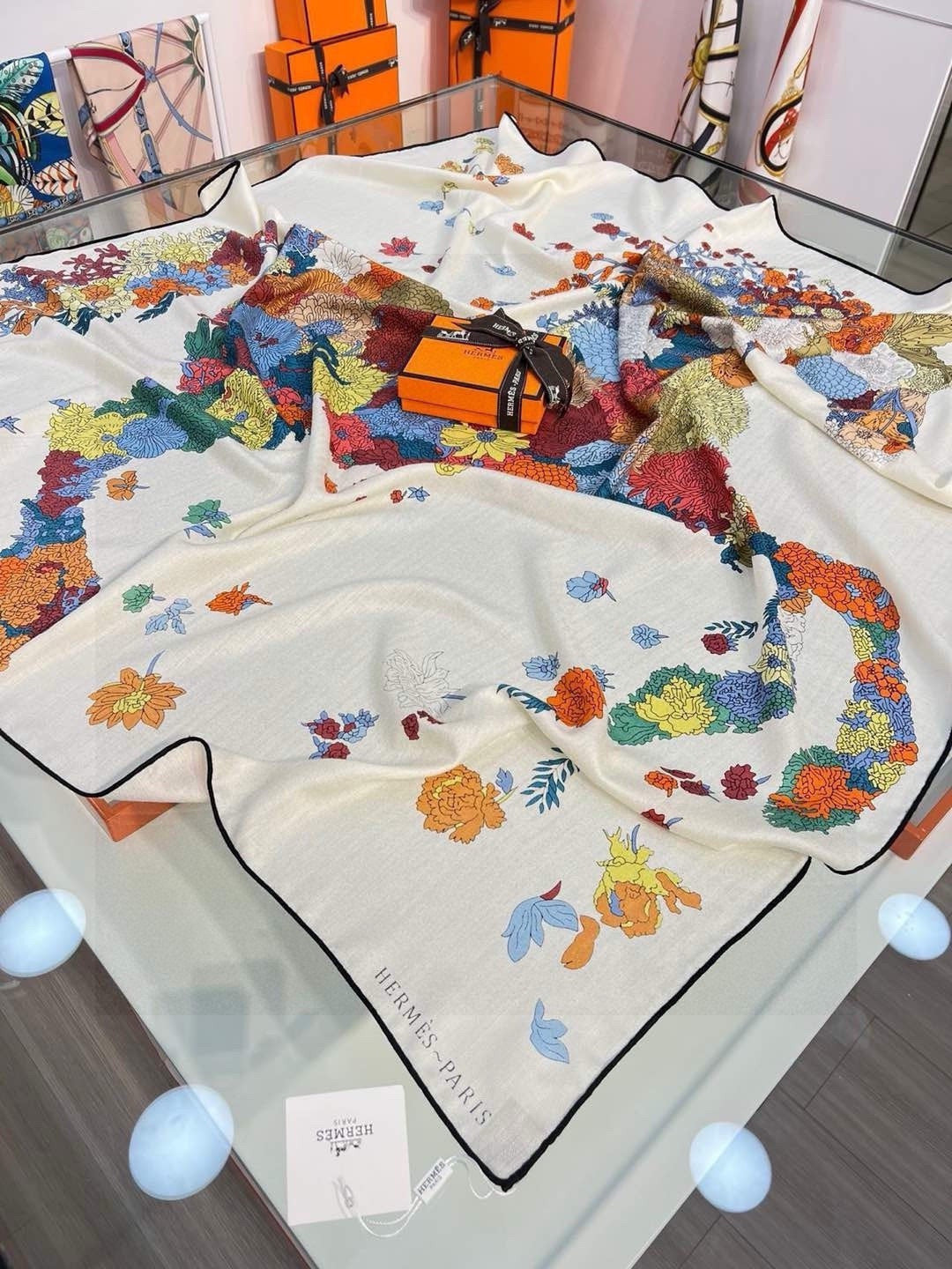 HERMES 26S SCARF 140 IN CASHMERE AND SILK 303340