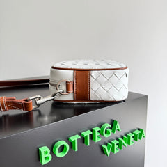 BOTTEGA VENETA 25S SMALL INTRECCIATO CAMERA BAG 24 IN WHITE CALFSKIN