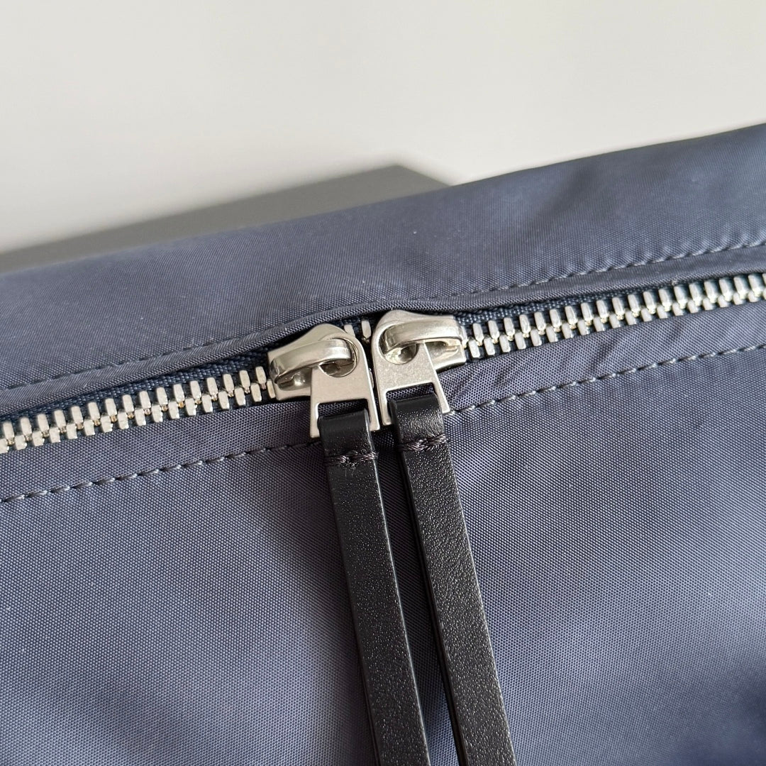 BOTTEGA VENETA 25S TOKYO SMALL WASHBAG 20 IN SHADOW NYLON