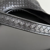 BOTTEGA VENETA 25S VENETO BAG 27 IN BLACK CALFSKIN SILVER HARDWARE