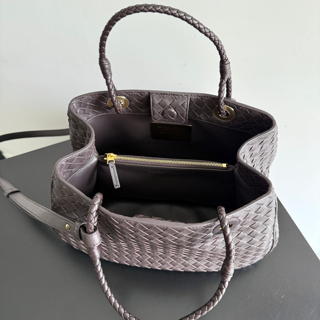 BOTTEGA VENETA 25S BASKET BAG 31 IN DARK BROWN CALFSKIN GOLD HARDWARE