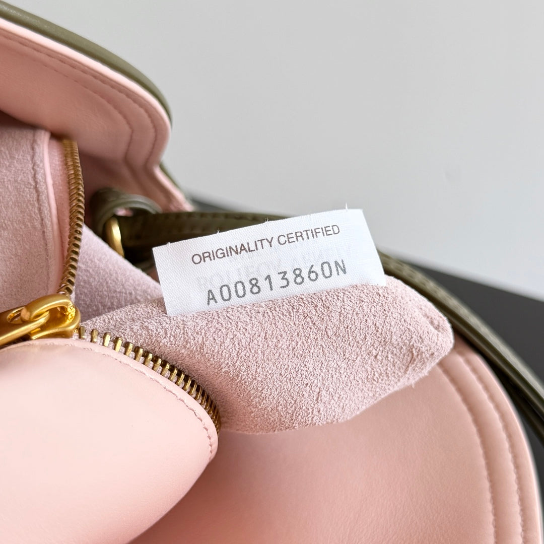 BOTTEGA VENETA 25S MEDIUM LIBERTA BAG 27 IN OLIVE GREEN CALFSKIN GOLD HARDWARE