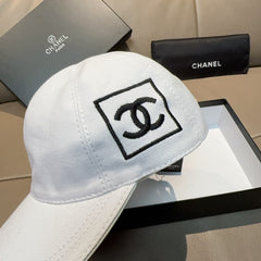 BASEBALL HAT IN WHITE DOUBLE C EMBROIDERED 674175