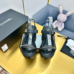 CC WEDGE SANDALS 25S IN BLACK CALFSKIN WITH GOLD HARDWARE