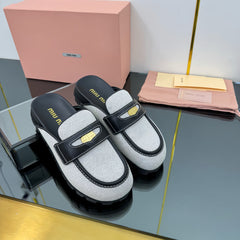 MULES SLIPPERS IN BLACK CALFSKIN AND WHITE DOTS CANVAS WITH GOLD COIN