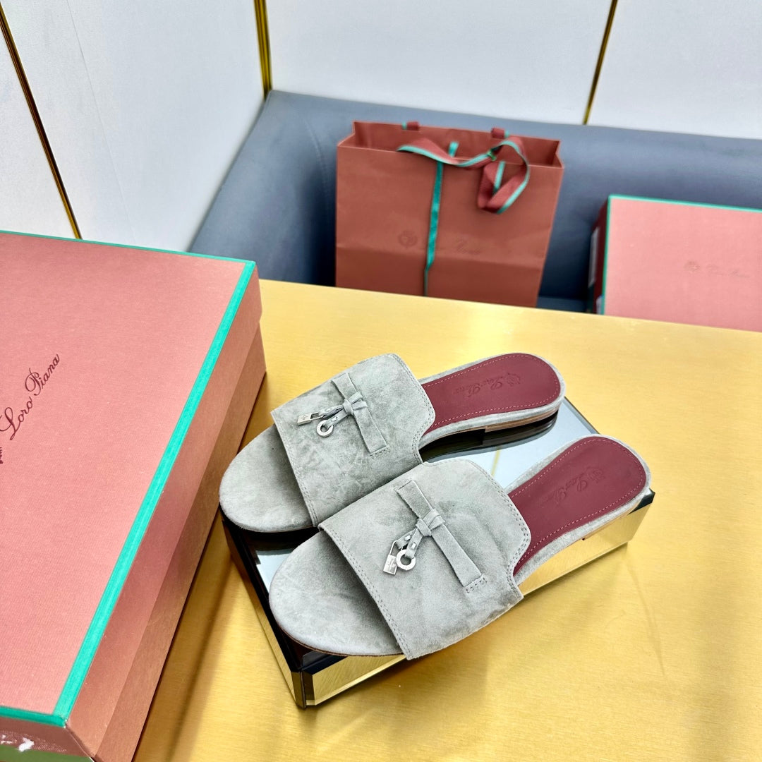 LP SANDALS 25S IN FOG GRAY SUEDE WITH SILVER HARDWARE