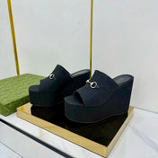 GG WEDGE SLIDES 110 IN BLACK FABRIC WITH GOLD HARDWARE