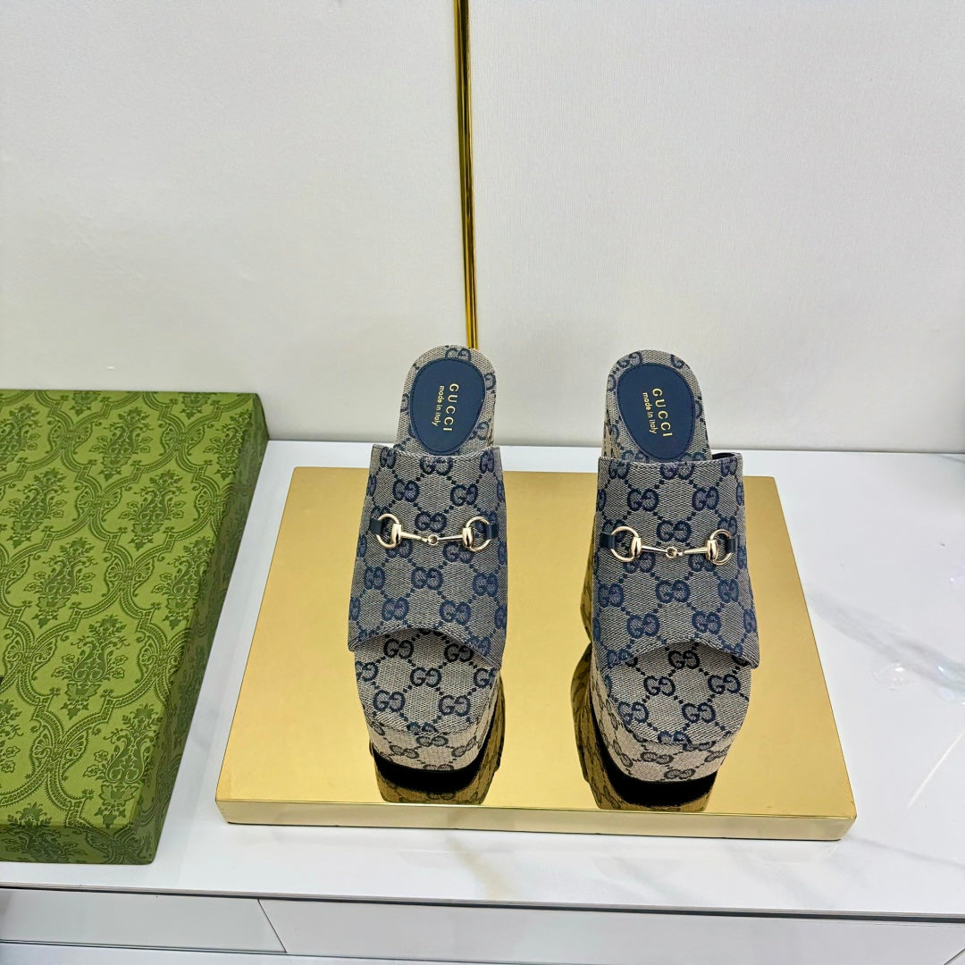 GG WEDGE SLIDES 110 IN GREY FABRIC WITH GOLD HARDWARE