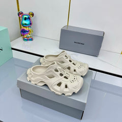 BALENCIAGA 25S POOL CROCS SLIDE IN LIGHT BEIGE SYNTHETIC RUBBER