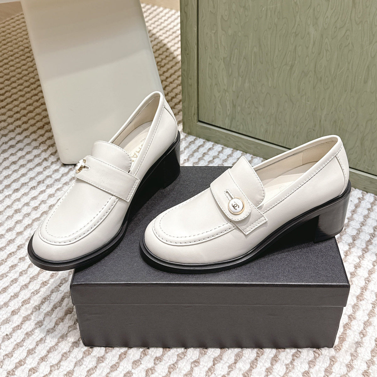 CHANEL 25S GODDESS MOCCASIN LOAFERS 65MM IN WHITE CALFSKIN GOLD HARDWARE