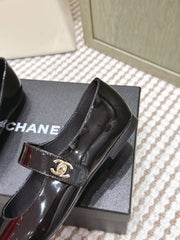 CHANEL 25S MARY JANE FLAT IN BLACK PATENT CALFSKIN WITH BLACK VELVET CAP TOE