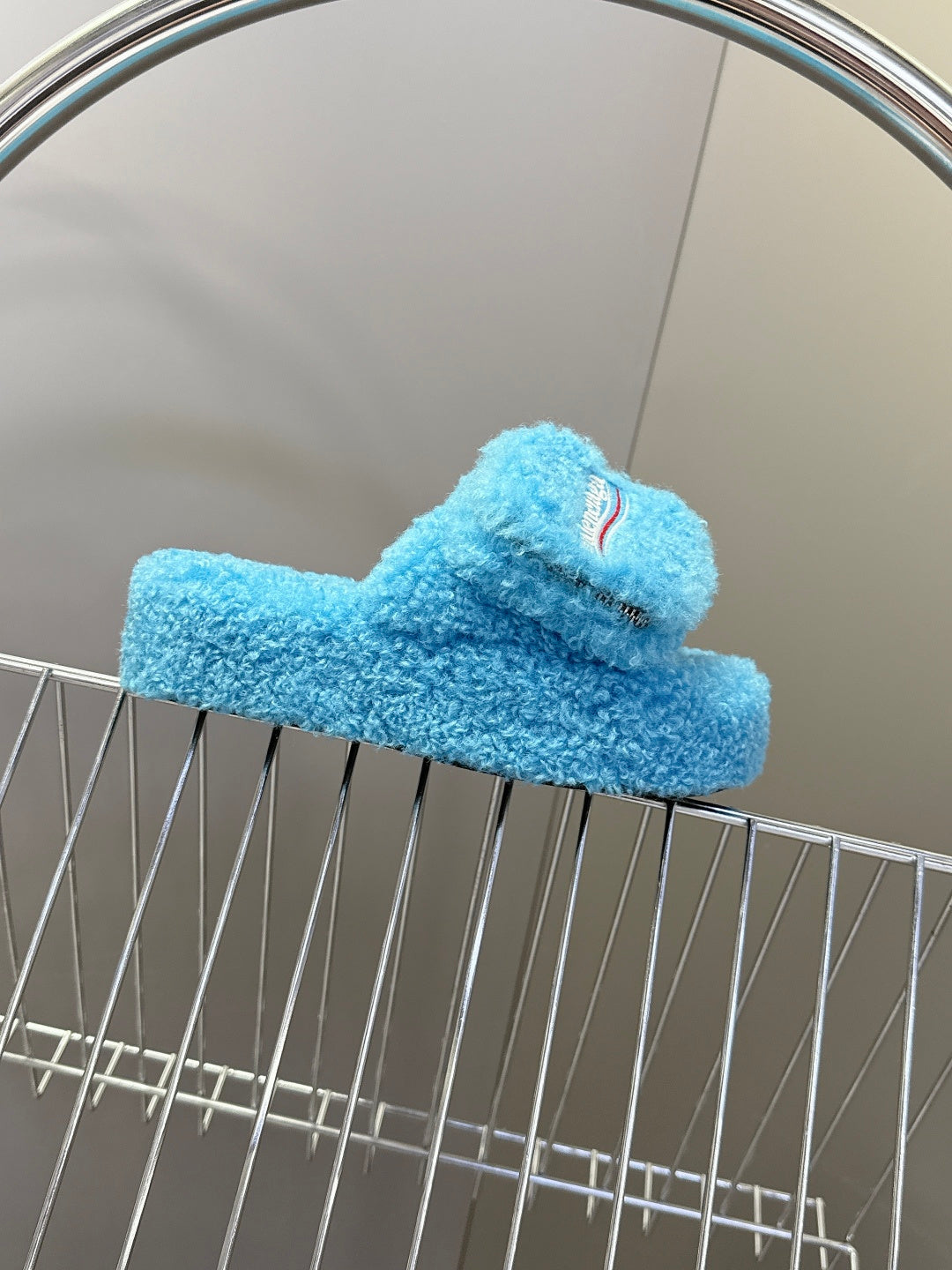 BALENCIAGA 25S SLIPPERS IN BLUE FAUX SHEARLING