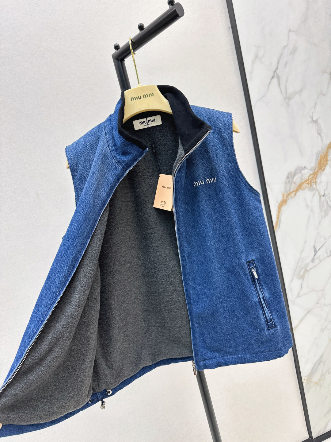 MIUMIU 26S SLEEVELESS DENIM JACKET 958