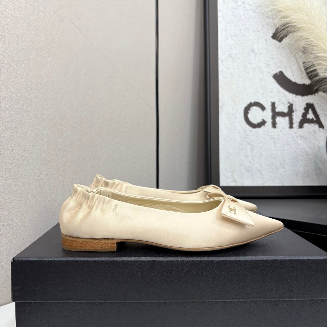 CC BALLET FLATS 25S IN LIGHT BEIGE SATIN WITH BOW