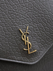YSL 25S CASSANDRE ENVELOPE MESSENGER 35 IN LIGHT MUSK LAMBSKIN GOLD HARDWRE