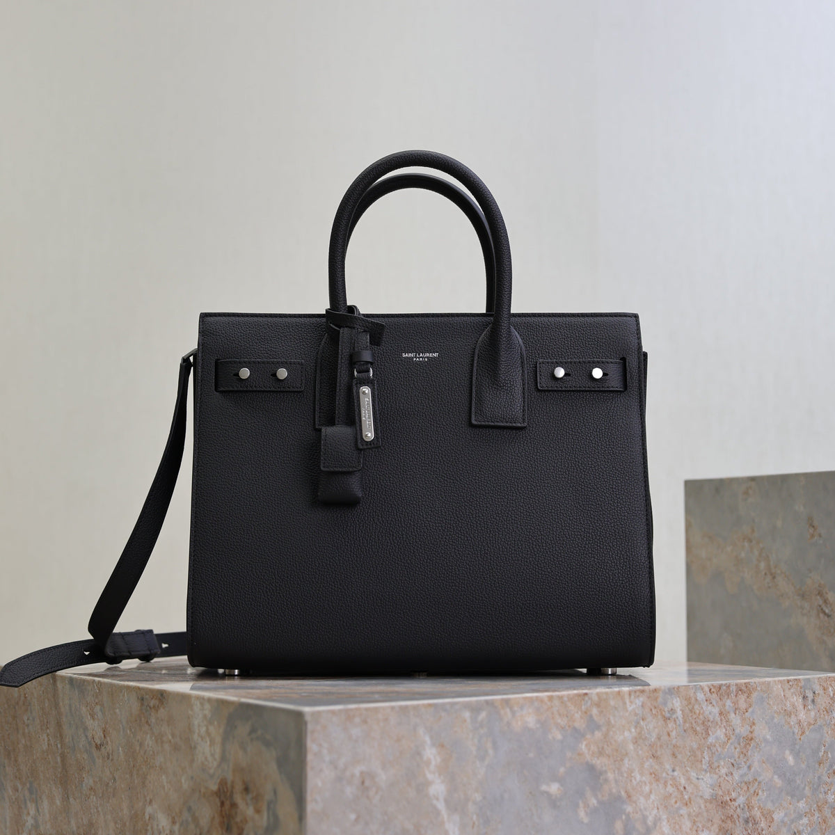 YSL 25S SAC DE JOUR GM 32 IN BLACK GRAINED CALFSKIN SILVER HARDWRE