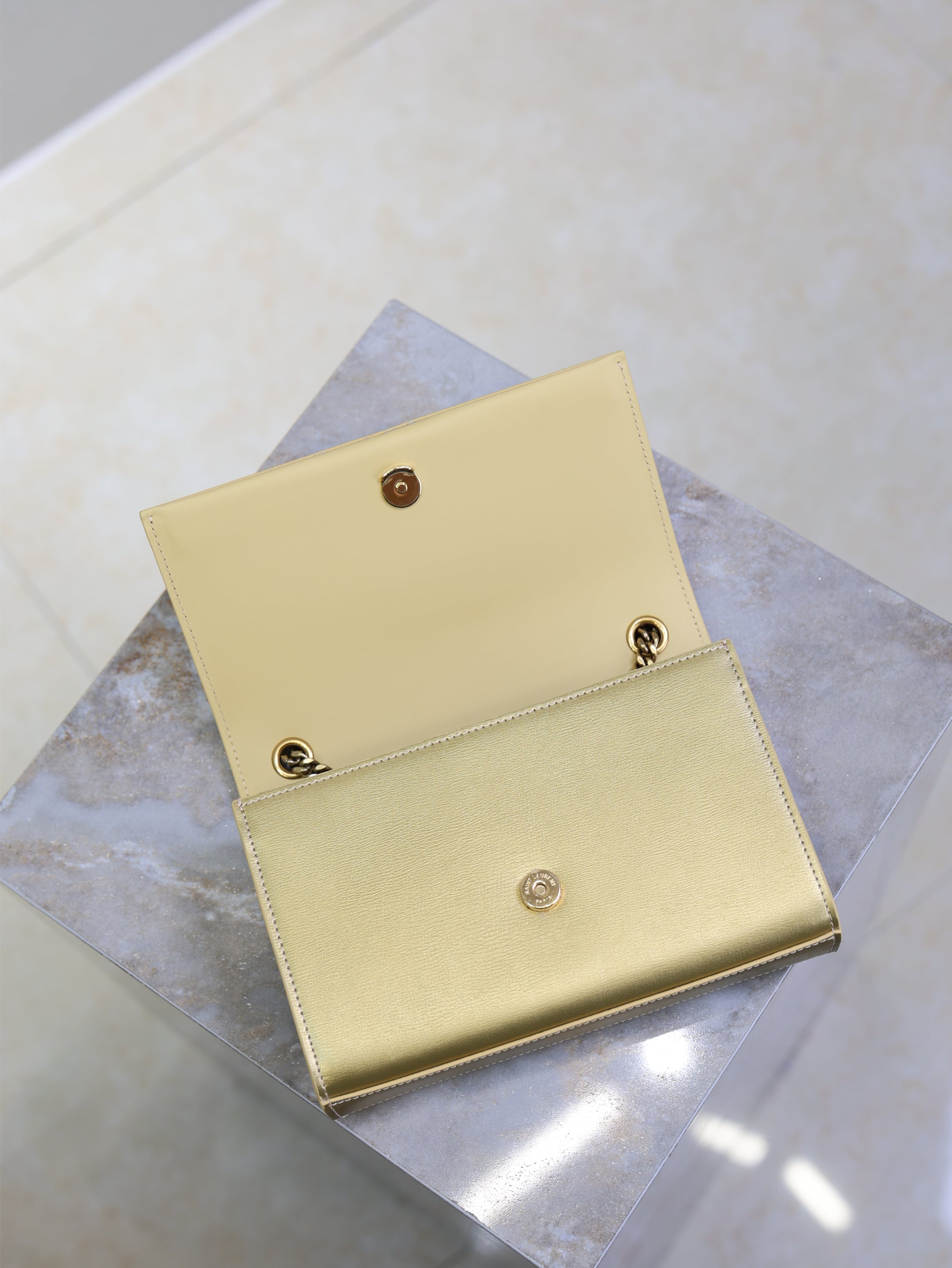 YSL 25S KATE TASSEL 20 IN GOLD METALLIC CALFSKIN GOLD HARDWRE