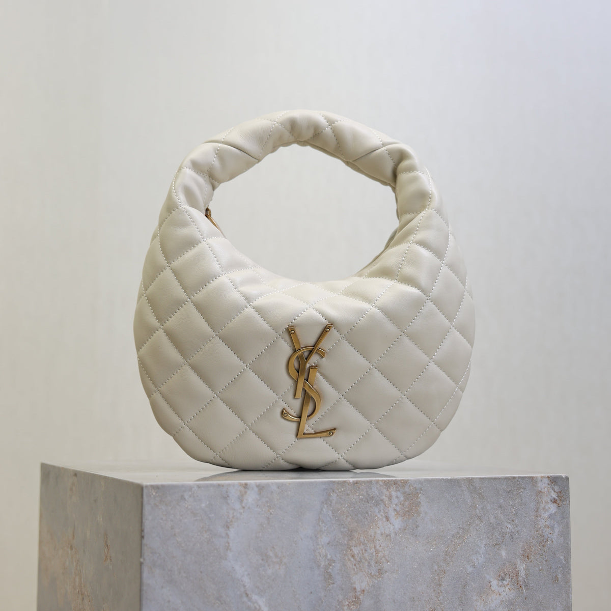 YSL 25S ICARINO 17 IN WHITE QUILTED CALFSKIN GOLD HARDWARE