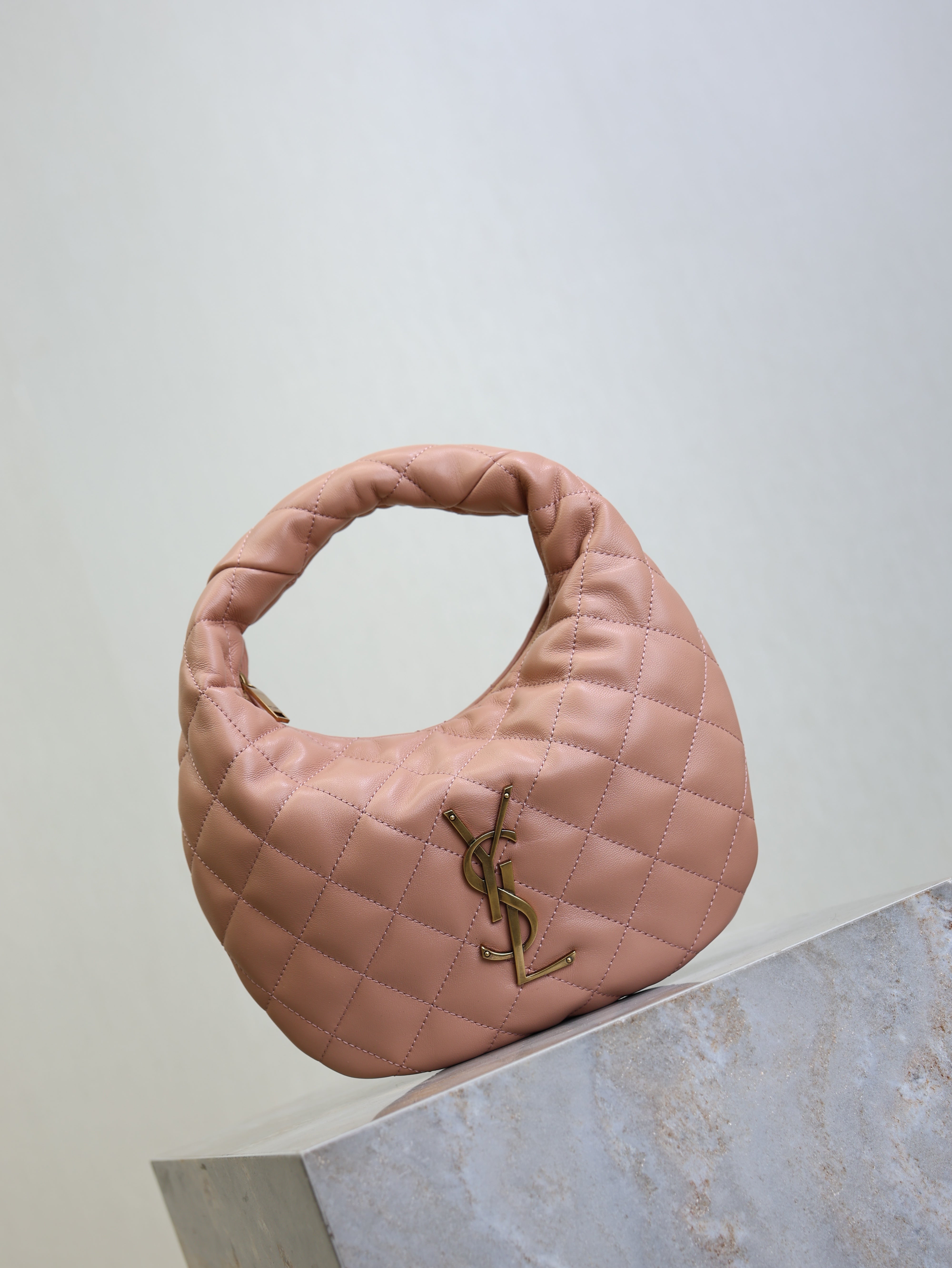 YSL 25S ICARINO 17 IN HORTENSIA QUILTED CALFSKIN GOLD HARDWRE