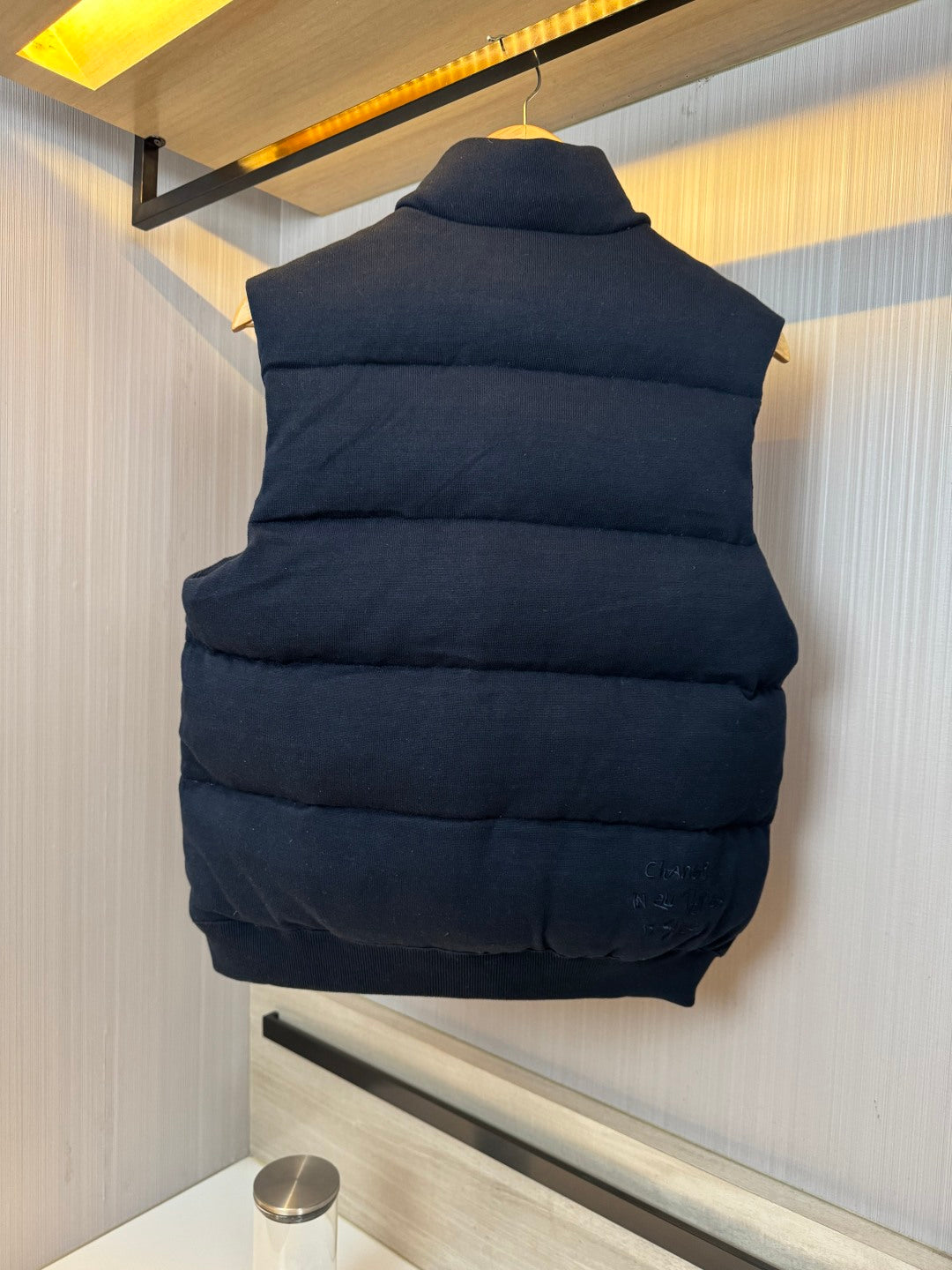 MONCLER 25S DOWN VEST IN BLACK 066