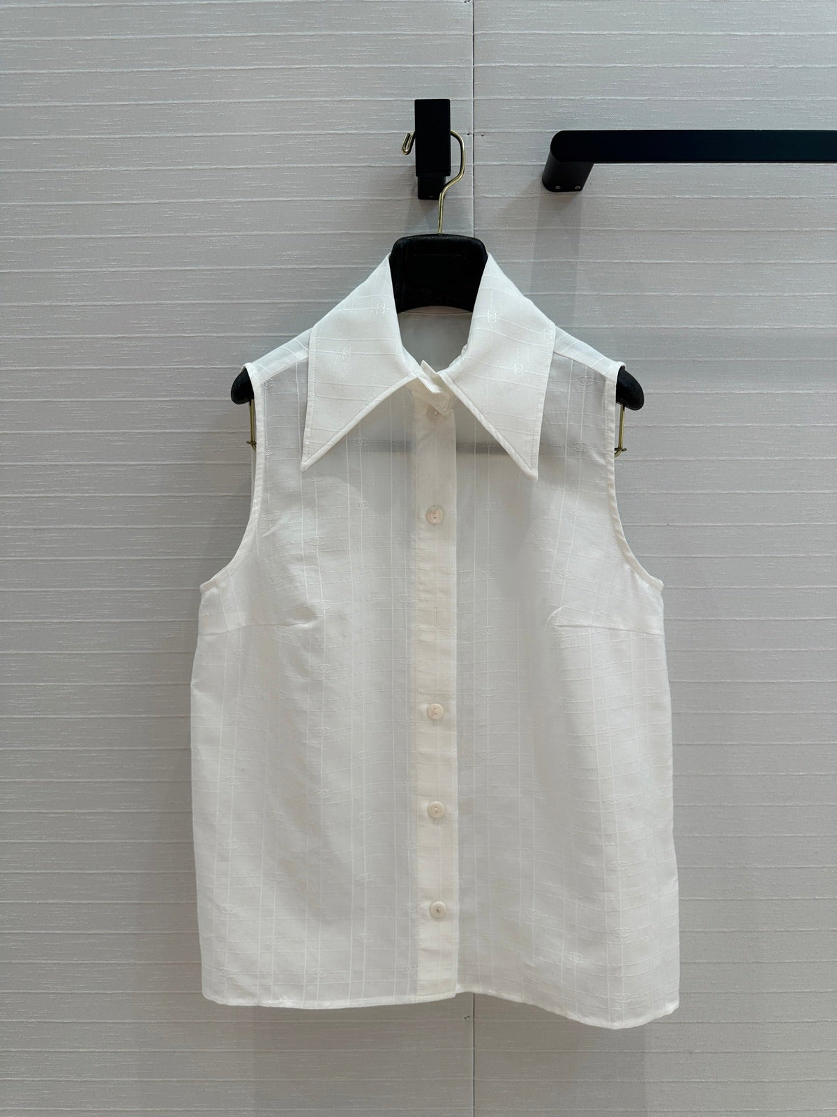 CC 25 Sleeveless Shirt White Silk Cotton Fabric