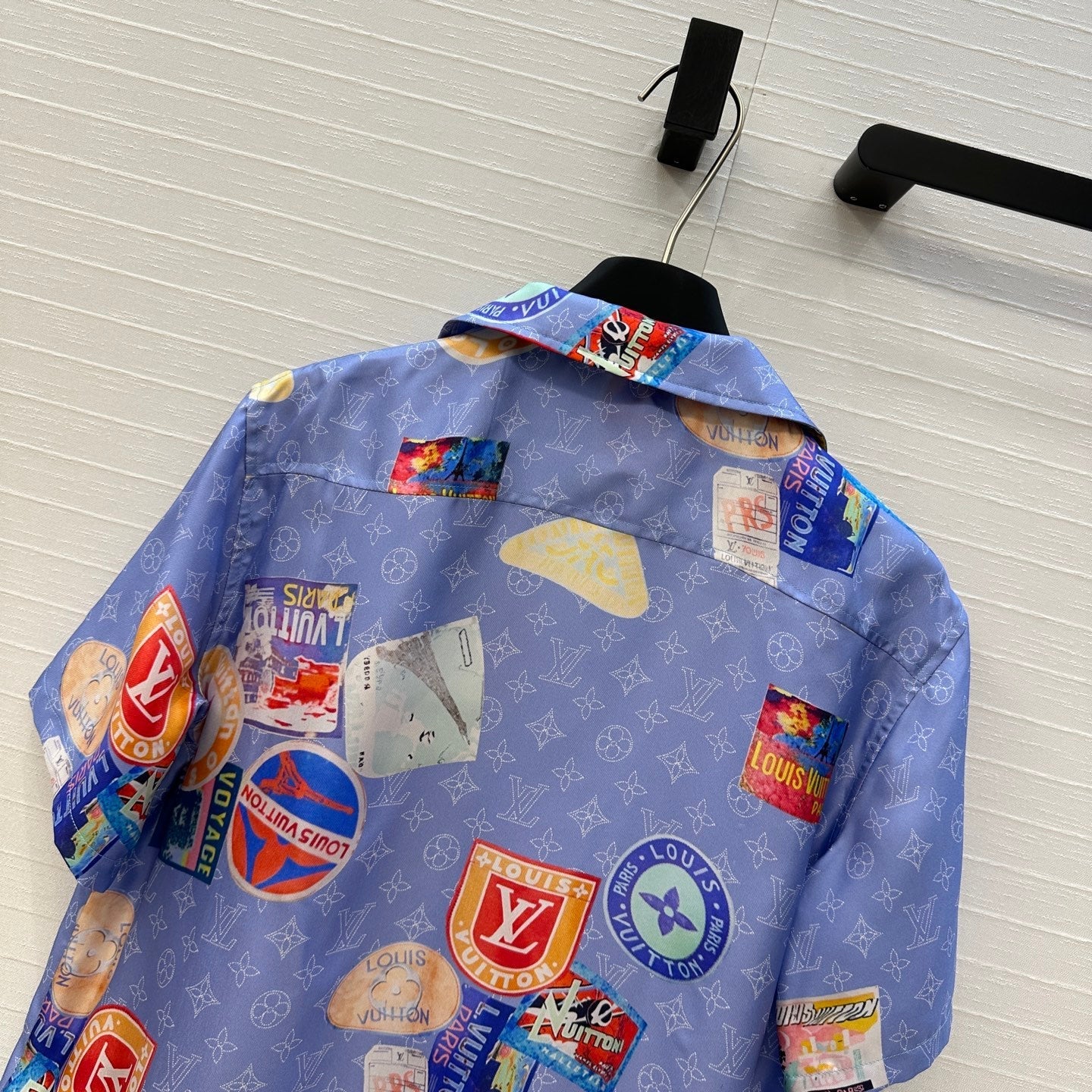 LV SHORT-SLEEVE PRINTED SILK BLOUSE 268222