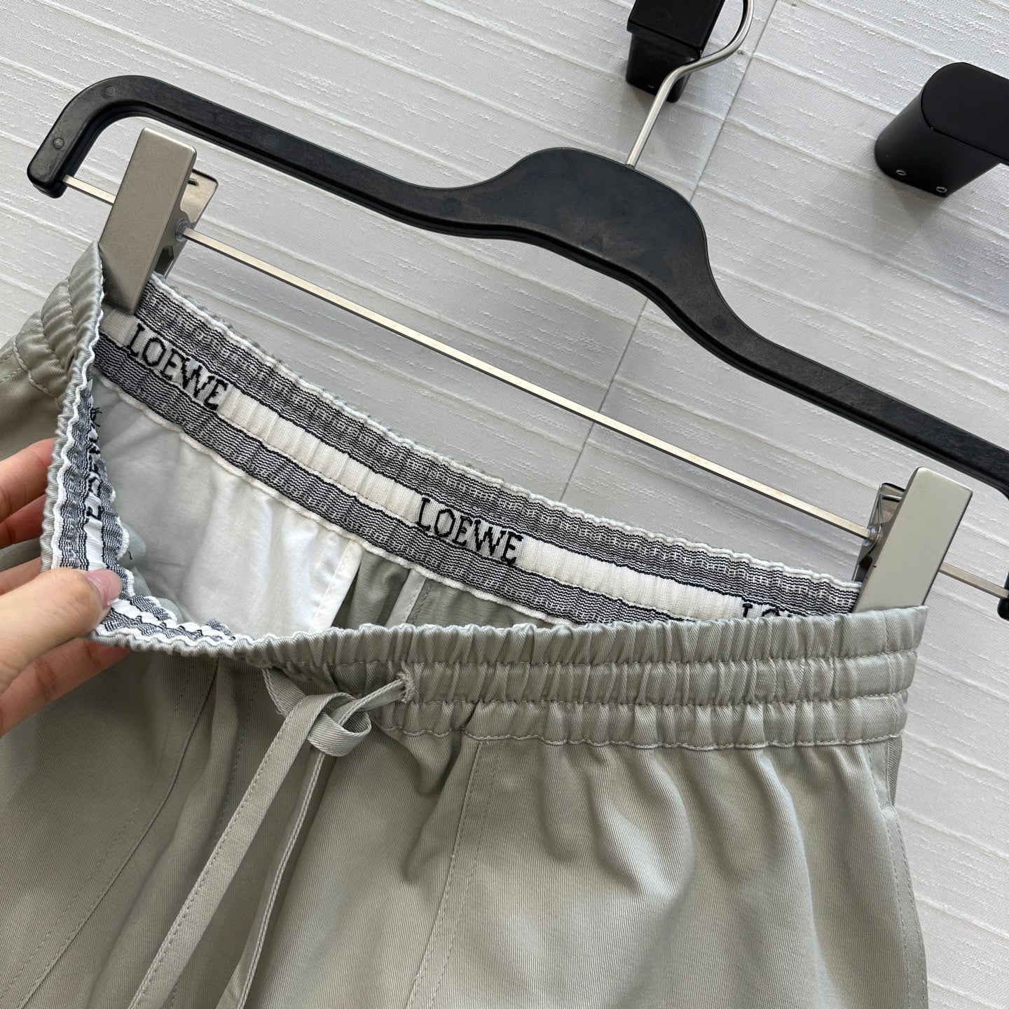 LOEWE SHORTS WITH ELASTIC WAIST AND DRAWSTRING 276085