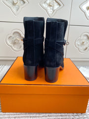 HM 25S FRENCHIE 50 ANKLE BOOT 50 MM IN BLACK SUEDE WITH SILVER HARDWARE