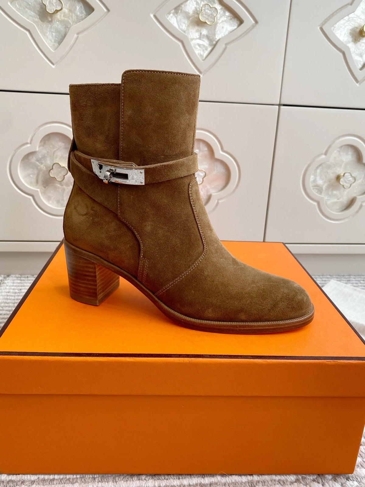 HM 25S FRENCHIE 50 ANKLE BOOT 50 MM IN BROWN SUEDE WITH SILVER HARDWARE