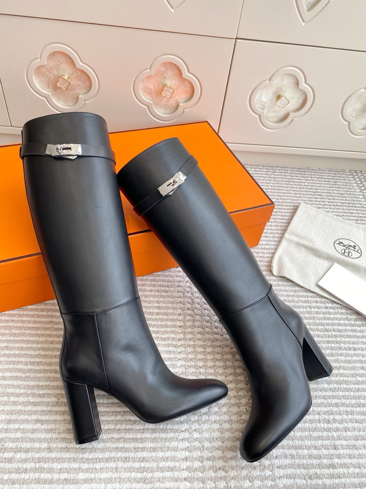 HM 25S TALL BOOTS 90 MM IN BLACK LAMBSKIN WITH SILVER HARDWARE