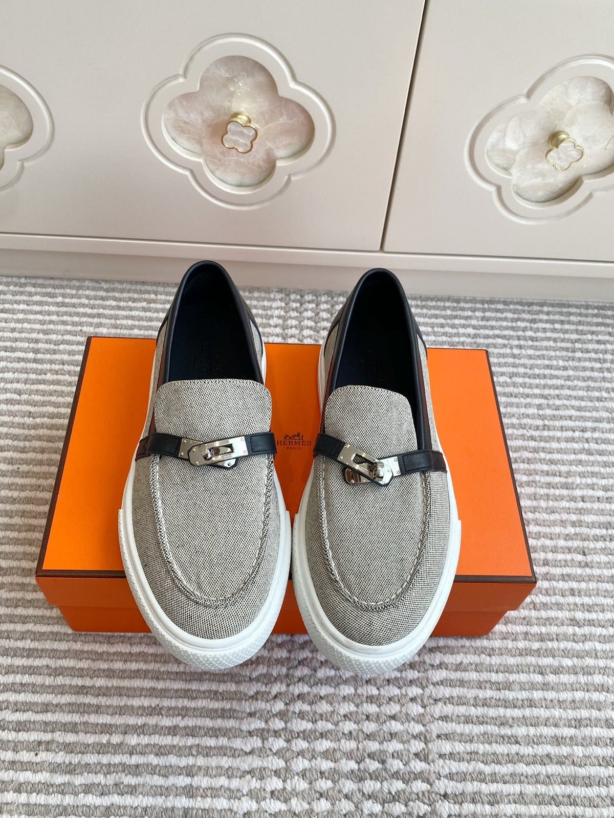 HM 25S SLIP-ON IN GREY CANVAS AND BLACK LAMBSKIN WITH SILVER HARDWARE