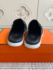 HM 25S MULES IN BLACK LAMBSKIN WITH SILVER HARDWARE