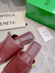 BOTTEGA VENETA 26S FLAT THONG SANDALS IN DARK RED LAMBSKIN