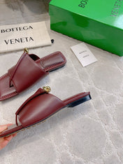 BOTTEGA VENETA 26S FLAT THONG SANDALS IN DARK RED LAMBSKIN
