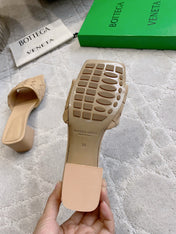 BOTTEGA VENETA 26S SQUARE-TOE HIGH-HEEL SANDALS 50 MM IN BEIGE LAMBSKIN