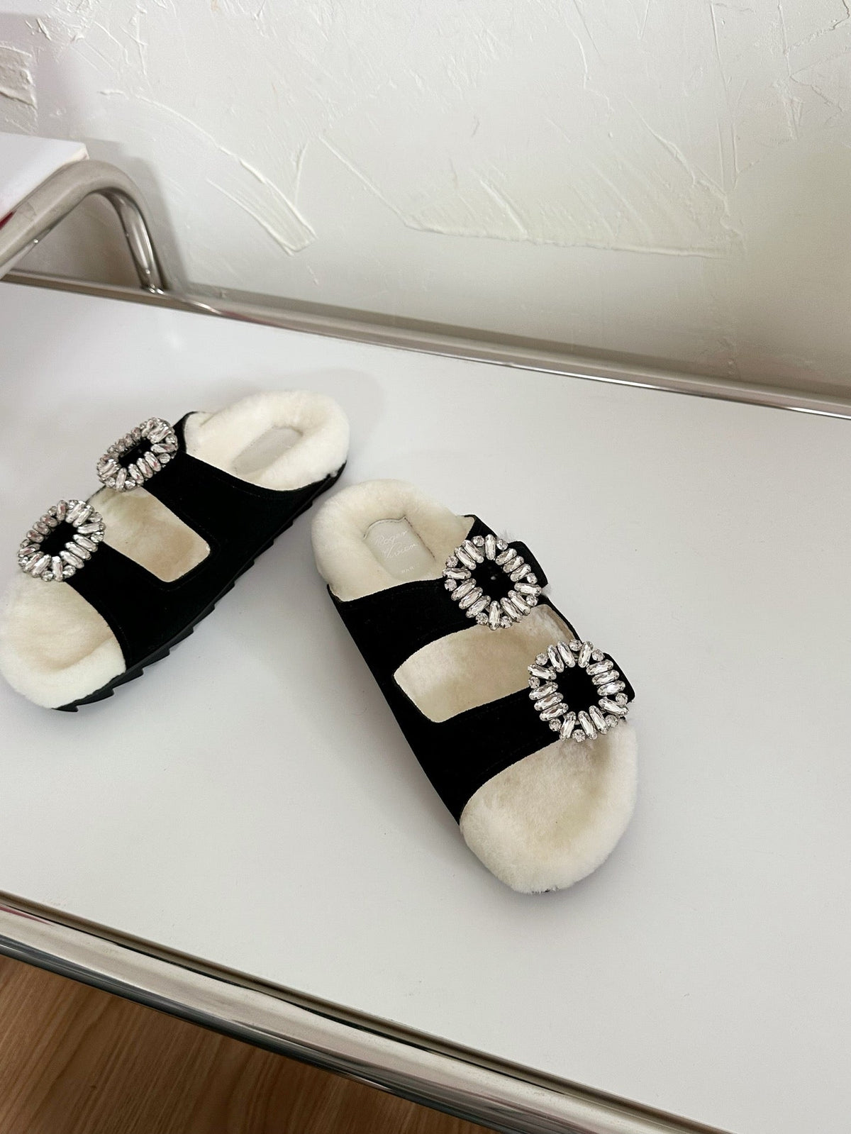 SLIDY VIV’ FUR STRASS BUCKLE MULES IN BLACK SUEDE AND CREAM SHEARLING INSOLE