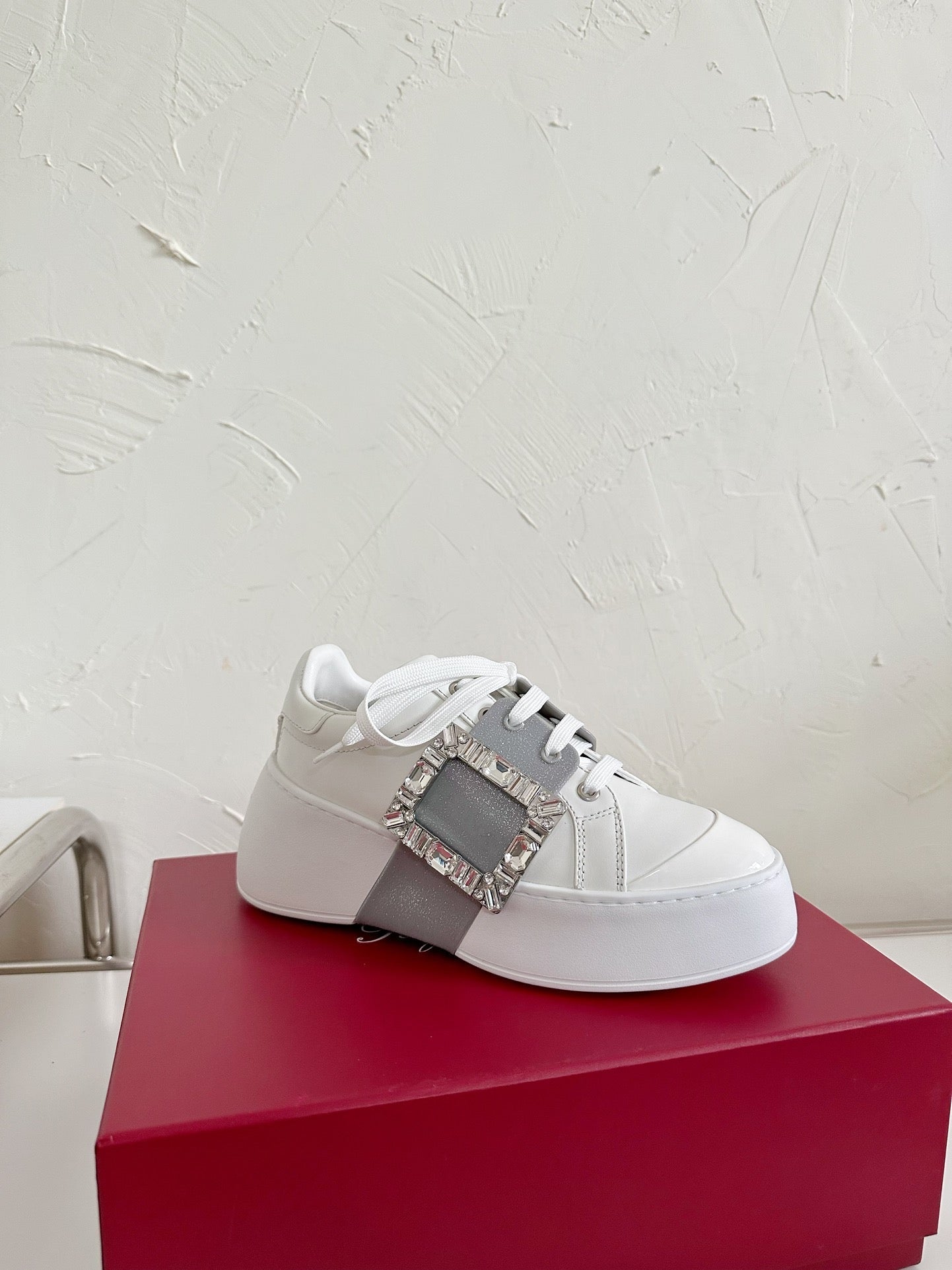 VIV' SKATE SNEAKERS IN WHITE CALFSKIN SILVER GLITTER STRAP AND CRYSTAL BUCKLE
