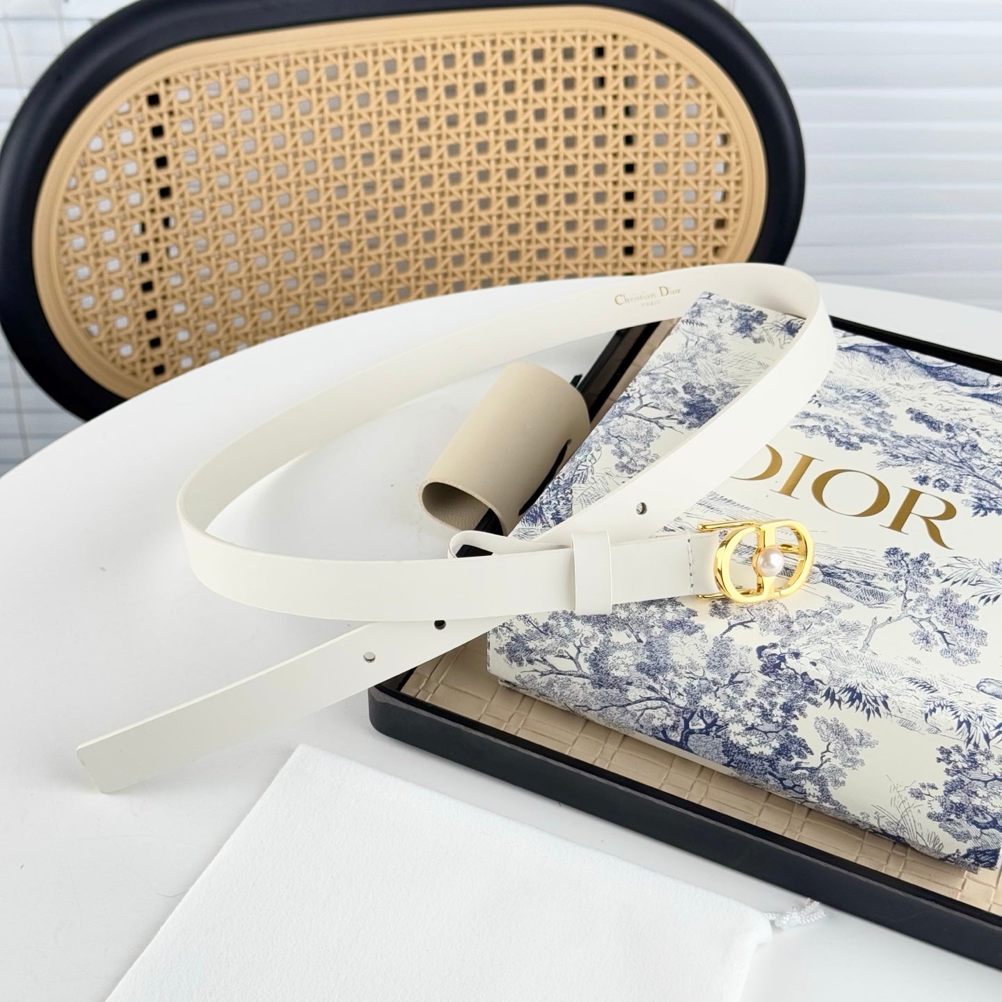 DIOR 25S BELT 20 MM IN WHITE CALFSKIN 564607