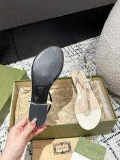 THONG SANDAL IN WHITE CALFSKIN WITH GOLD HARDWARE