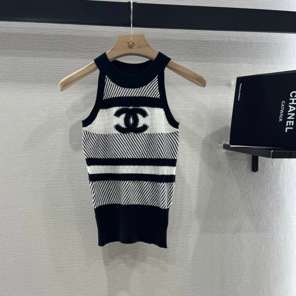 CHANEL HALTER NECK SLEEVELESS KNIT TOP 263407