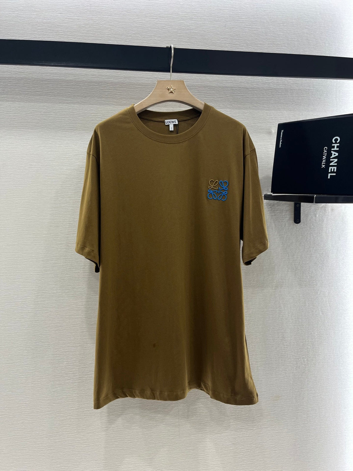 LOEWE BROWN T-SHIRT WITH EMBROIDERED LOGO