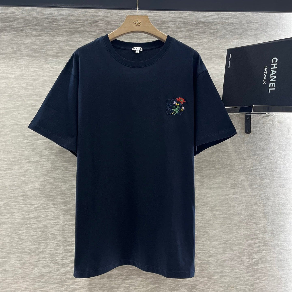 LOEWE T-SHIRT WITH FLORAL EMBROIDERY 274666